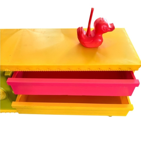 Vintage 1964 Suzy Cute Doll Crib Dresser Armoire Closet Yellow Orange Coat Rack - Picture 8 of 12